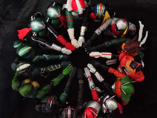 S.H.Figuarts 骑士人和骑士人机械 套装