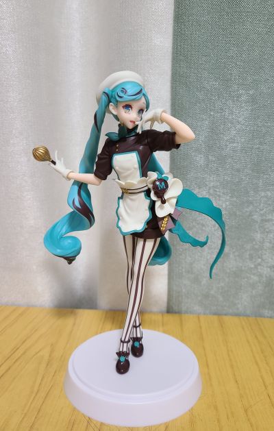 Luminasta 初音未来 黑巧克力糕点师