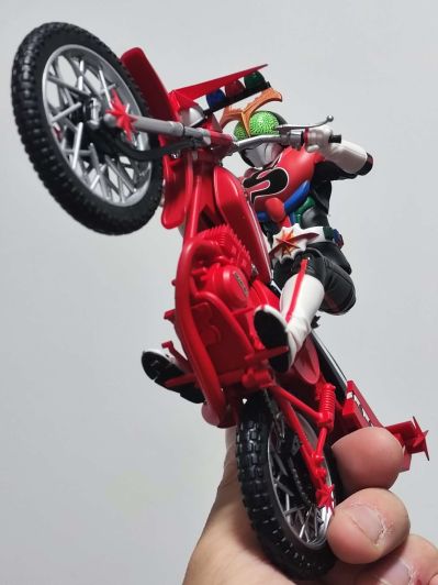 S.H.Figuarts  假面骑士强人+甲律摩托（暂译）