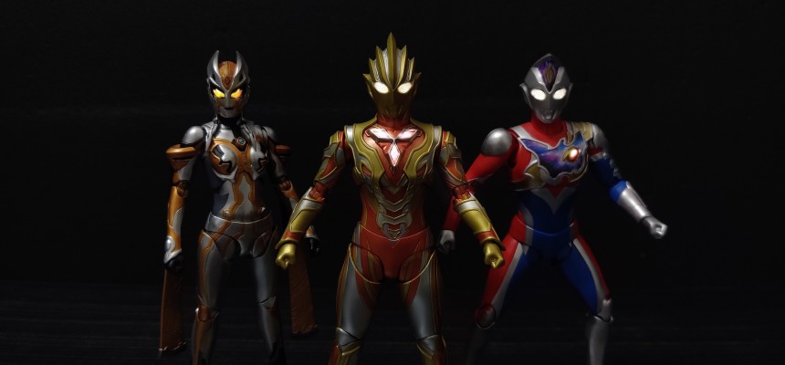 S.H.Figuarts  特利迦奥特曼 永恒闪耀特利迦