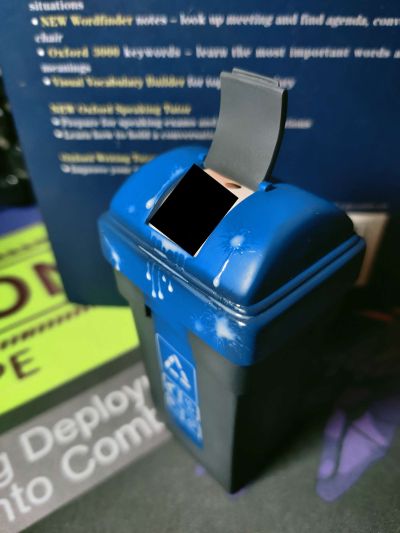 蔚蓝档案 霞泽美游 小心谨慎的观察