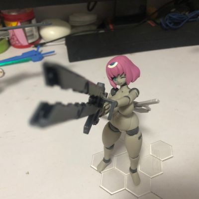 机械新人类 FLL 伊安娜（灰色肌肤）