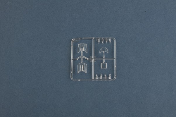 编号：80384 1/48 军用飞机系列 美国F4U-1D“海盗”战斗机