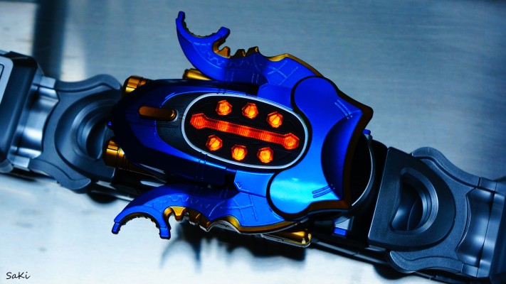 CSM系列 假面骑士甲斗王 超越变身器