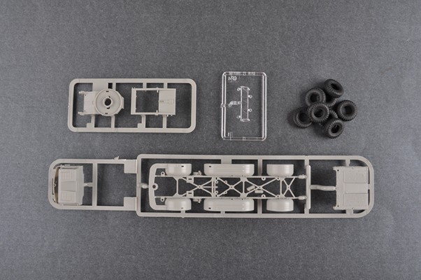 编号:07180 1/72 装甲车辆系列 俄罗斯9K57“飓风”自行多管火箭炮