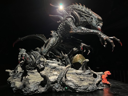 PMDHAL-05 异形大战铁血战士: 第三次世界大战 獠牙外星人 Bonus版