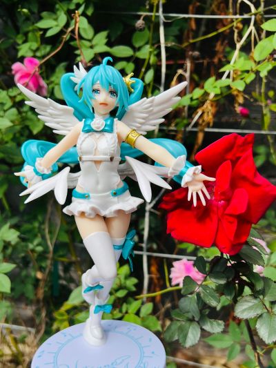 超级景品 “初音未来15周年纪念” 原画师：KEI