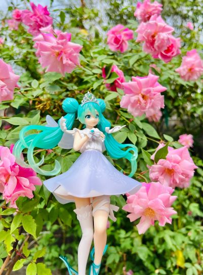 超级景品 “初音未来15周年纪念” 原画师：KEI