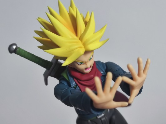 S.H.Figuarts 未来特兰克斯