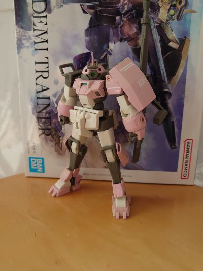 HG 机动战士高达 水星的魔女 学院训练机 雀雀专用机