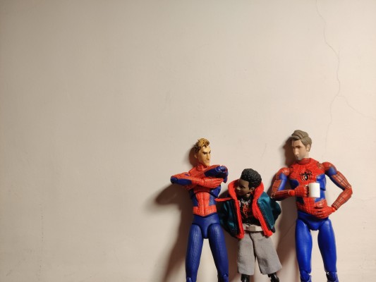 MAFEX 编号107  蜘蛛侠 (迈尔斯·莫拉莱斯)