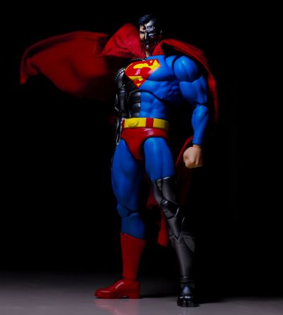 MAFEX 编号164 RETURN OF SUPERMAN 机械超人