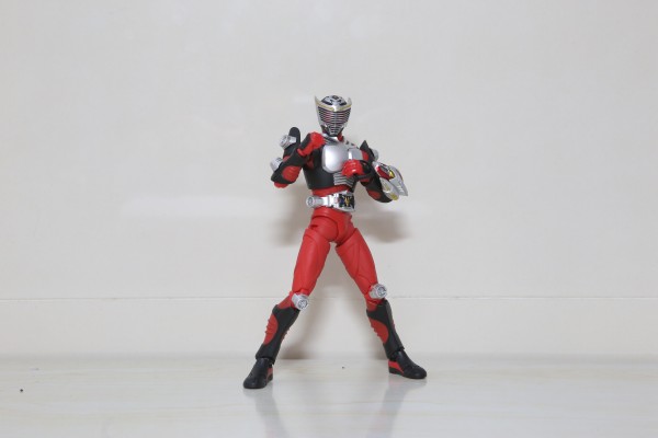 S.H.Figuarts   假面骑士龙骑与深红之龙套装