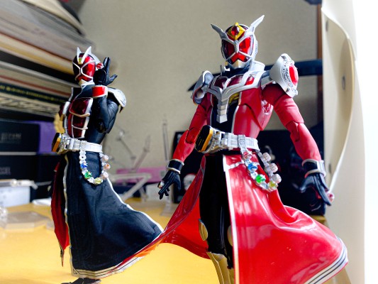 S.H.Figuarts(真骨雕制法)  假面骑士巫骑 火焰魔龙 / 万象魔龙