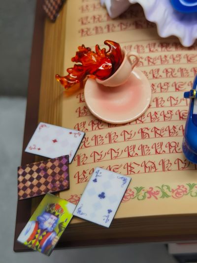 游戏人生 白 爱丽丝梦游仙境