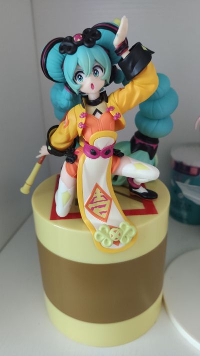 压泡面手办 VOCALOID 初音未来 -中国风- 色差版