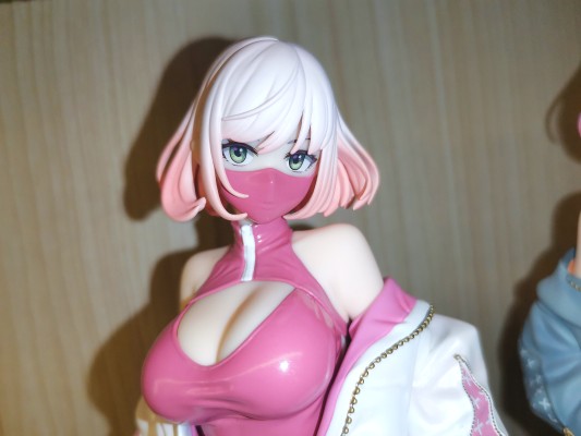 运动鞋×高开衩×口罩 露娜 展会限量款