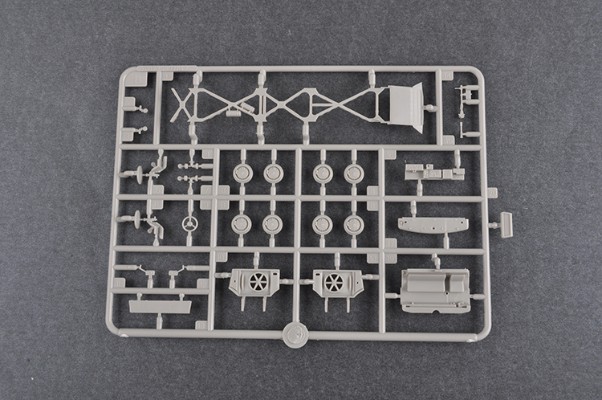 编号:07180 1/72 装甲车辆系列 俄罗斯9K57“飓风”自行多管火箭炮