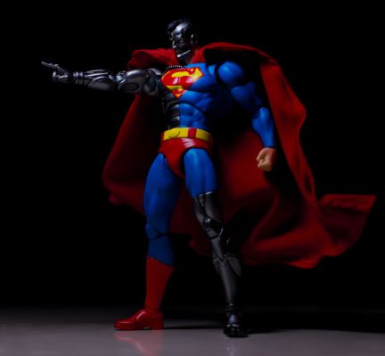 MAFEX 编号164 RETURN OF SUPERMAN 机械超人