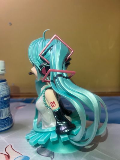 TAITO赏 初音未来39纪念日抽奖活动 终极快乐奖 初音未来胸像 终极快乐奖配色（原画师：藤原）