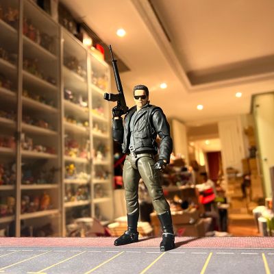 MAFEX 编号176 终结者(1984) T-800