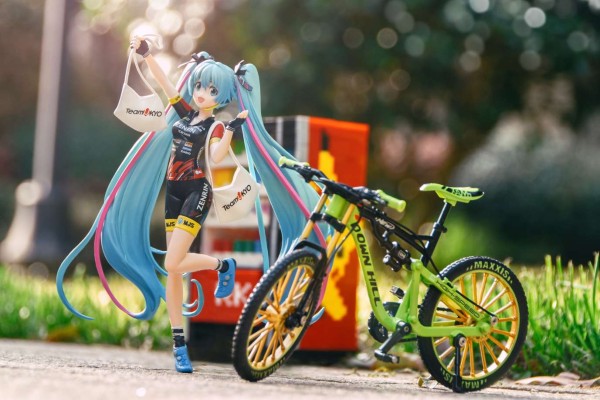 ESPRESTO est 配色与秀发 初音未来赛车女郎 赛车未来2019 右京车队女郎