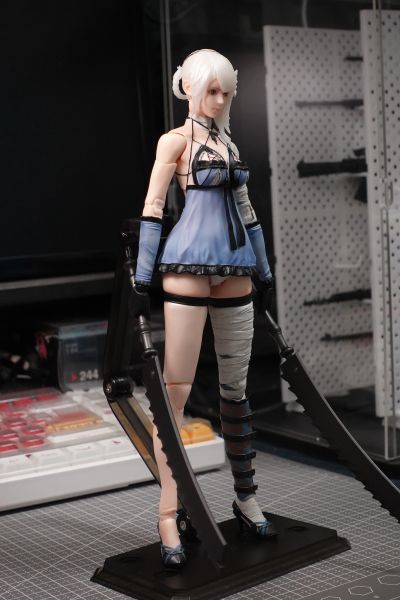 PLAY ARTS改 尼尔：人工生命ver.1.22474487139...  凯妮