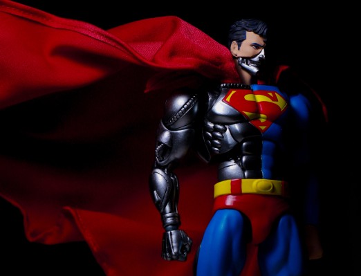 MAFEX 编号164 RETURN OF SUPERMAN 机械超人