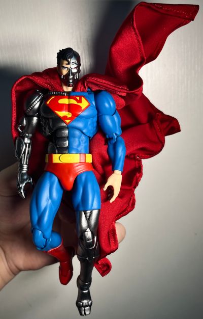 MAFEX 编号164 RETURN OF SUPERMAN 机械超人