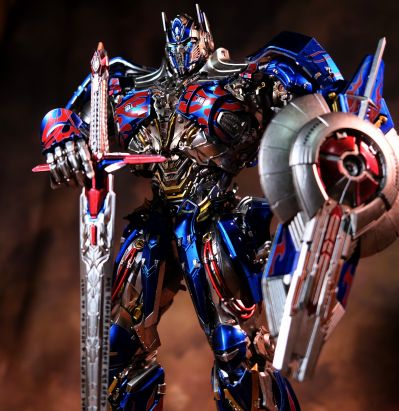 3Z0457 DLX 变形金刚5：最后的骑士 擎天柱