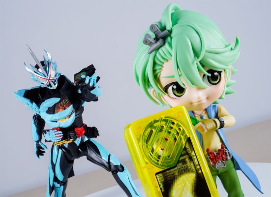 S.H.Figuarts  假面骑士圣刃 远古之龙