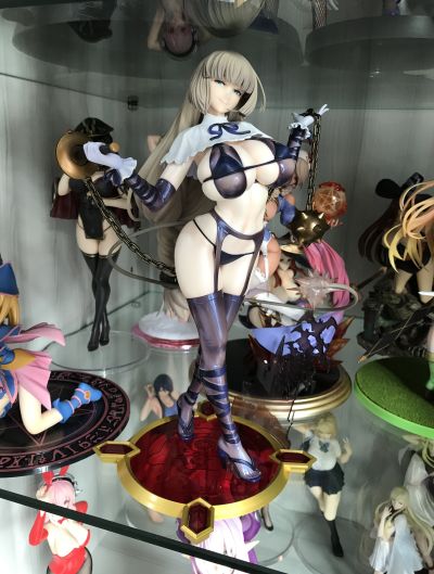 爆弹女孩 赛比娅·贝尔蒙特