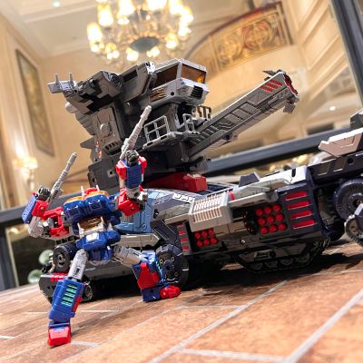 戴亚克隆 DA-95 基地机器人：陆地机动战舰