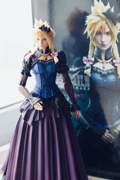 PLAY ARTS改 最终幻想7 重制版 克劳德·斯特莱夫 - 礼服 -
