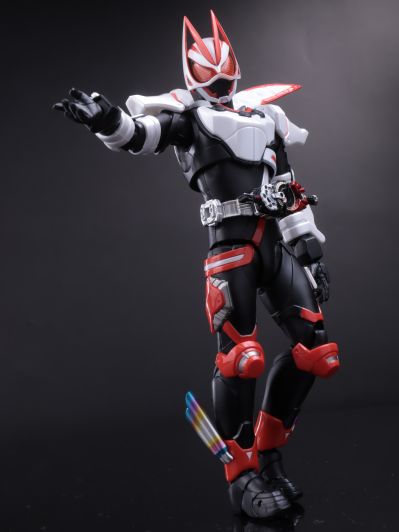 S.H.Figuarts  假面骑士极狐 马格南推进器形态