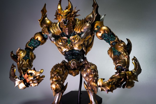 牙狼系列 换装铠甲与剧中道具第五作 心灭兽身牙狼与魔道指环扎尔巴战损版