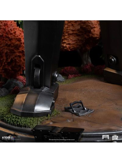 钢铁巨人 钢铁巨人和霍加斯·休斯