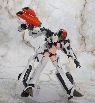 V.F.G. MC-09 超时空要塞F VF-25F 弥赛亚 兰花·李