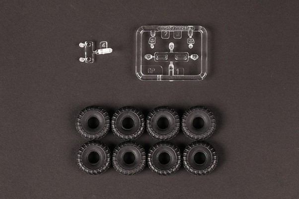 编号:82941 1/72 装甲车辆系列 152mm“达纳”自行榴弹炮