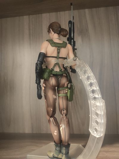 PlayArts改 メタルギアソリッドV クワイエット