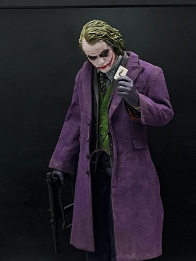 DC系列 蝙蝠侠：黑暗骑士 小丑（希斯·莱杰） 收藏级可动人偶