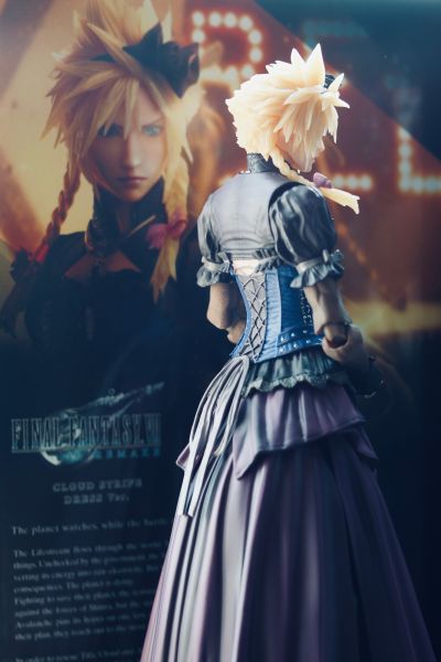 PLAY ARTS改 最终幻想7 重制版 克劳德·斯特莱夫 - 礼服 -