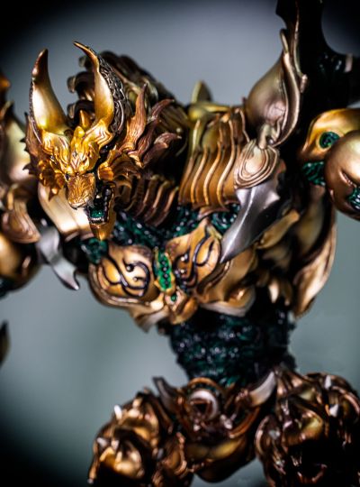 牙狼系列 换装铠甲与剧中道具第五作 心灭兽身牙狼与魔道指环扎尔巴战损版