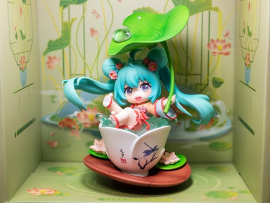 初音未来 荷塘嬉戏
