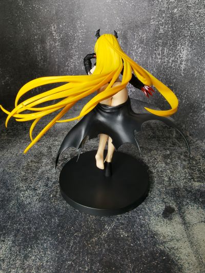 金色暗影 黑暗形态