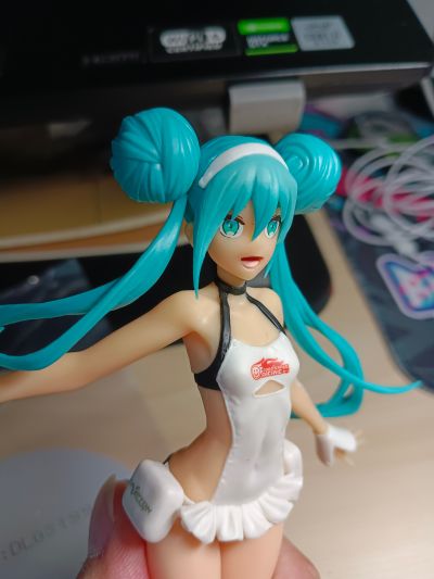 赛车女郎初音未来 赛车未来2022 热带女郎