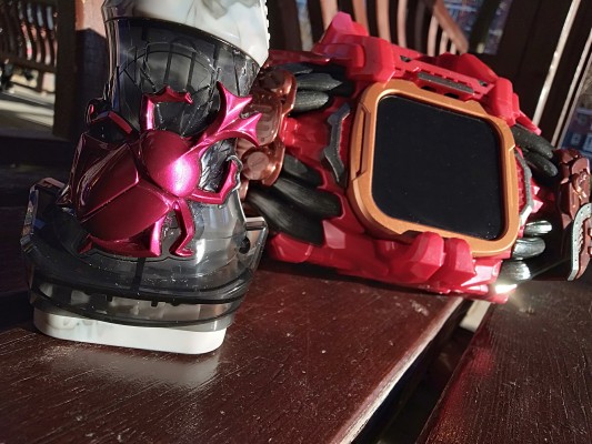 假面骑士利维斯系列 变身腰带 DX贝尔驱动器+寂流驱动器组件