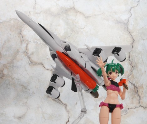 V.F.G. MC-09 超时空要塞F VF-25F 弥赛亚 兰花·李