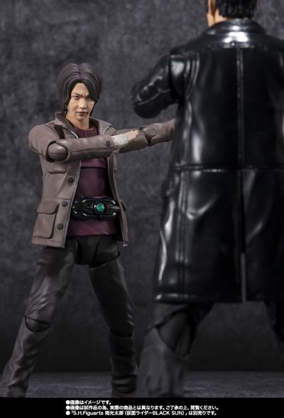 S.H.Figuarts 假面骑士暗日（BLACK SUN ） 秋月信彦
