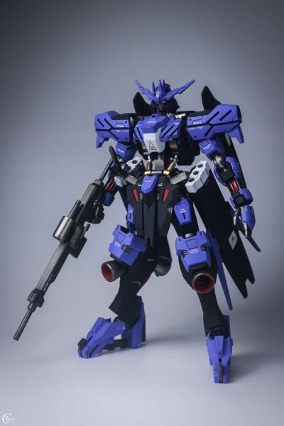 1/100 FULL MECHANICS 机动战士高达 铁血的奥尔芬斯 维达尔高达